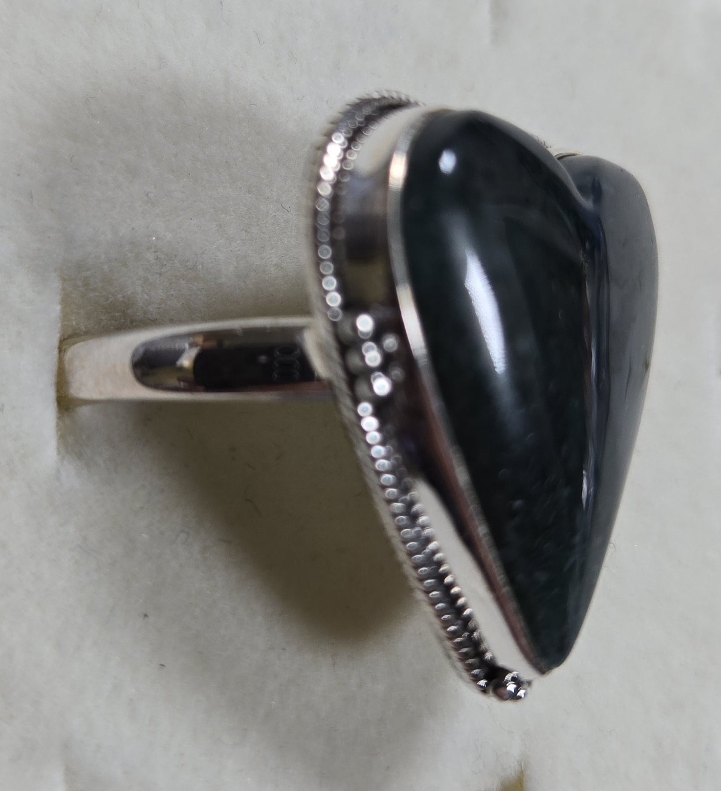 Size 12 Moss Agate